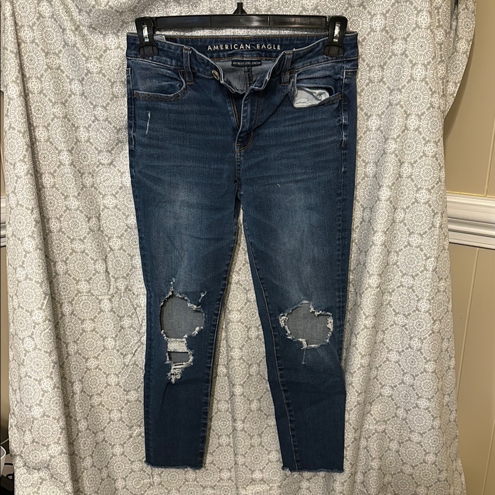 American Eagle Outfitters Women's Distressed Blue Jeans